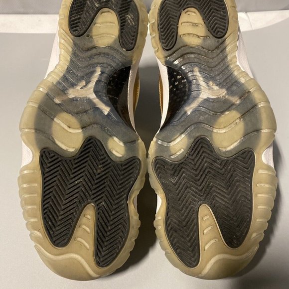 Size 8.5 - Jordan 11 Retro Low Closing Ceremony 528895-103 Damage Box Pre-Owned - Picture 10 of 13